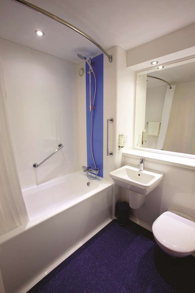 Travelodge Hotel Macclesfield Central Rum bild