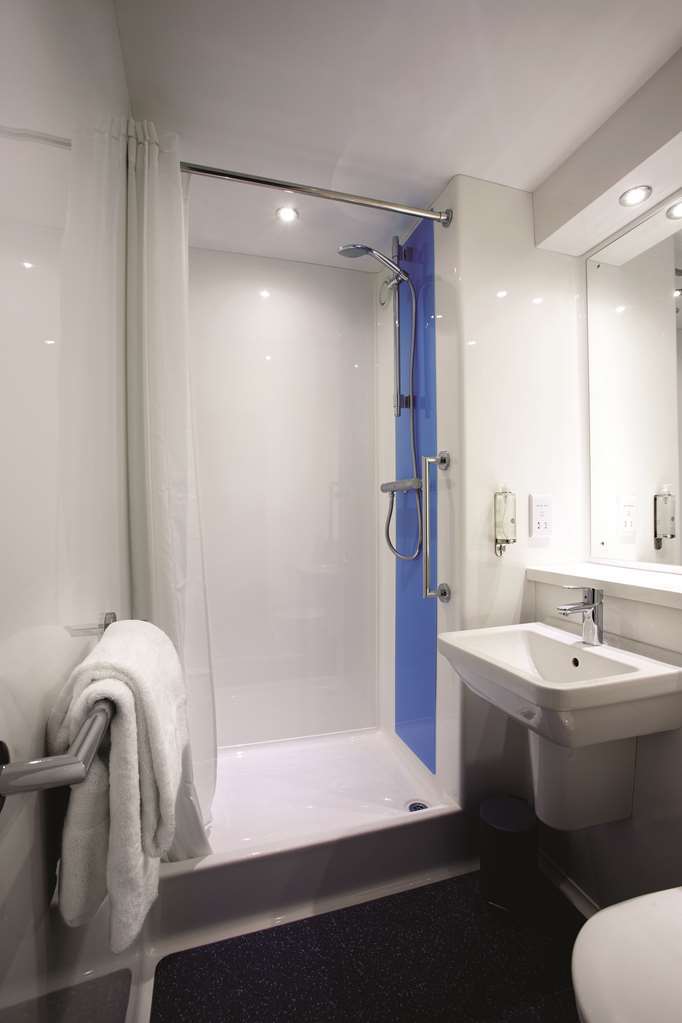 Travelodge Hotel Macclesfield Central Rum bild